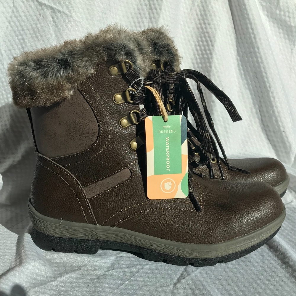 Earth Origins Serenity Waterproof Leather, Sz 7, fits small more like a 6